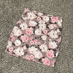 CHARLOTTE RUSSE Fitted Floral Mini Skirt